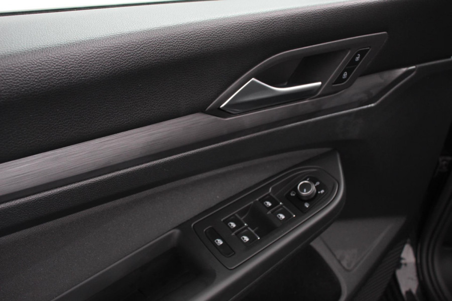 Volkswagen Golf Variant 1.5 eTSI 150pk DSG Style | Navigatie | Apple Carplay/Android Auto | Lane Assist | Dodehoek Assistent | Head-up Display |Park Assist | Parkeersensoren | Camera | Stuur- en stoelverwarming | Keyless Entry/Start | LED-verlichting voor