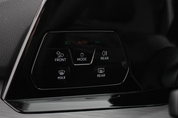 Volkswagen Golf Variant 1.5 eTSI 150pk DSG Style | Navigatie | Apple Carplay/Android Auto | Lane Assist | Dodehoek Assistent | Head-up Display |Park Assist | Parkeersensoren | Camera | Stuur- en stoelverwarming | Keyless Entry/Start | LED-verlichting voor