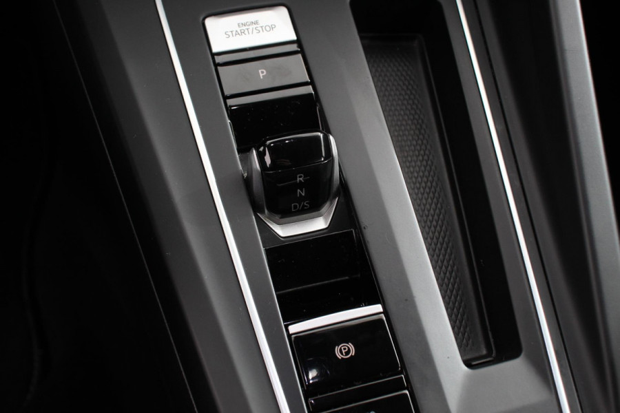 Volkswagen Golf Variant 1.5 eTSI 150pk DSG Style | Navigatie | Apple Carplay/Android Auto | Lane Assist | Dodehoek Assistent | Head-up Display |Park Assist | Parkeersensoren | Camera | Stuur- en stoelverwarming | Keyless Entry/Start | LED-verlichting voor