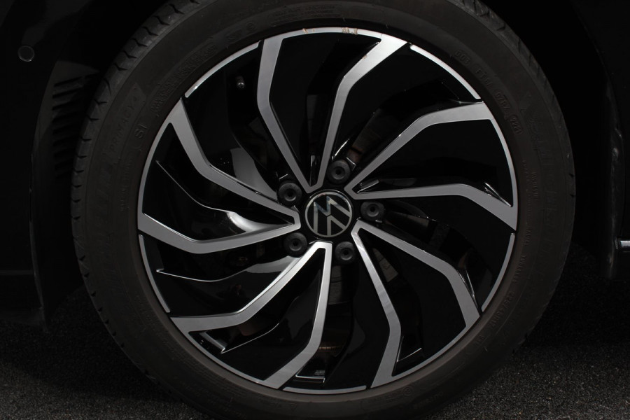 Volkswagen Golf Variant 1.5 eTSI 150pk DSG Style | Navigatie | Apple Carplay/Android Auto | Lane Assist | Dodehoek Assistent | Head-up Display |Park Assist | Parkeersensoren | Camera | Stuur- en stoelverwarming | Keyless Entry/Start | LED-verlichting voor