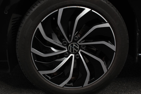 Volkswagen Golf Variant 1.5 eTSI 150pk DSG Style | Navigatie | Apple Carplay/Android Auto | Lane Assist | Dodehoek Assistent | Head-up Display |Park Assist | Parkeersensoren | Camera | Stuur- en stoelverwarming | Keyless Entry/Start | LED-verlichting voor