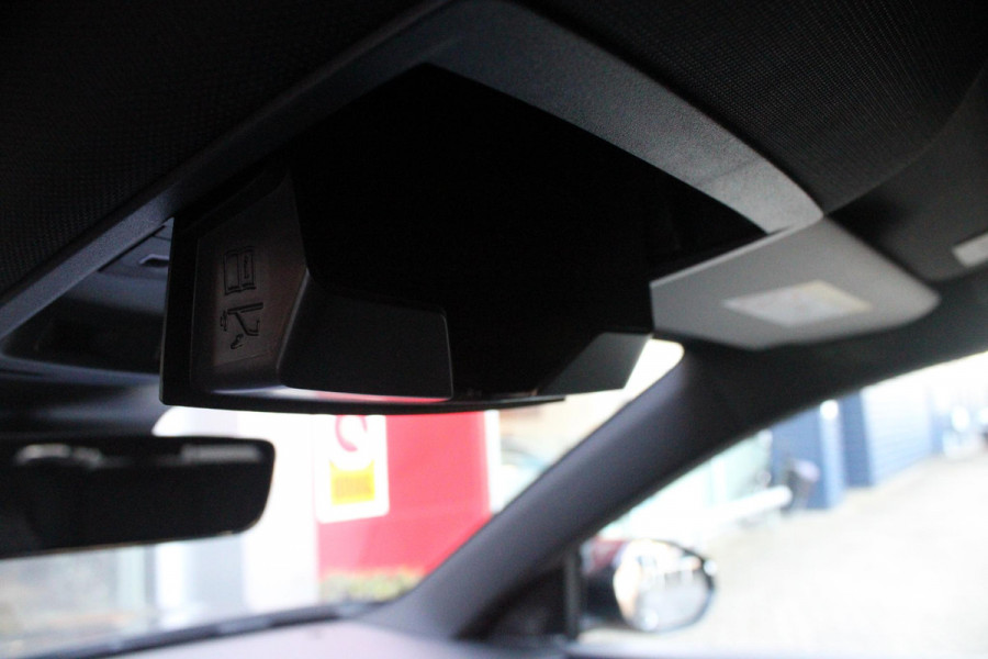 Peugeot 3008 1.2 Hybrid 145PK GT | PANORAMISCH SCHUIF / KANTELDAK | ELEKTRISCH BEDIENBARE ACHTERKLEP | AFNEEMBARE TREKHAAK | NAVIGATIE | FOCAL PREMIUM AUDIO SYSTEEM | DRAADLOZE APPLE CARPLAY/ANDROID AUTO | DRAADLOOS LADEN  | SFEER VERLICHTING | ACHTERUITRIJ CAMERA | PARKEERSENSOREN VOOR EN ACHTER | FULL LED KOPLAMPEN | KEYLESS ENTRY/START | ADAPTIVE CRUISE CONTROL | STOEL/STUUR VERWARMING | LICHTMETALEN VELGEN 19" | DODEHOEK DETECTIE |