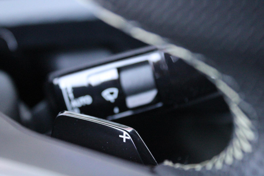 Peugeot 3008 1.2 Hybrid 145PK GT | PANORAMISCH SCHUIF / KANTELDAK | ELEKTRISCH BEDIENBARE ACHTERKLEP | AFNEEMBARE TREKHAAK | NAVIGATIE | FOCAL PREMIUM AUDIO SYSTEEM | DRAADLOZE APPLE CARPLAY/ANDROID AUTO | DRAADLOOS LADEN  | SFEER VERLICHTING | ACHTERUITRIJ CAMERA | PARKEERSENSOREN VOOR EN ACHTER | FULL LED KOPLAMPEN | KEYLESS ENTRY/START | ADAPTIVE CRUISE CONTROL | STOEL/STUUR VERWARMING | LICHTMETALEN VELGEN 19" | DODEHOEK DETECTIE |