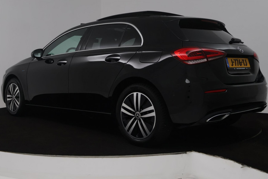 Mercedes-Benz A-Klasse 250 e Business Solution Luxury Limited (PANORAMADAK, STOELVERWARMING, ELEKTR STOELEN, SFEERVERLICHTING)