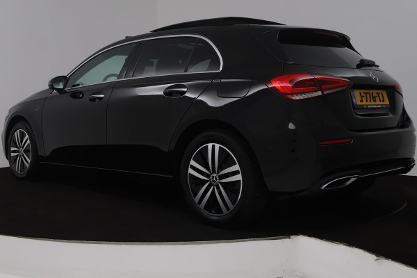 Mercedes-Benz A-Klasse 250 e Business Solution Luxury Limited (PANORAMADAK, STOELVERWARMING, ELEKTR STOELEN, SFEERVERLICHTING)