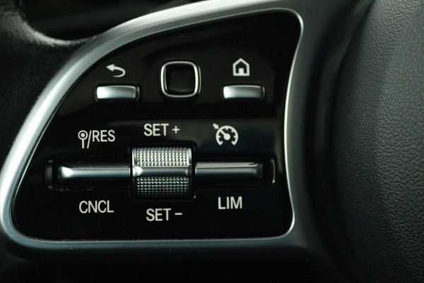 Mercedes-Benz A-Klasse 250 e Business Solution Luxury Limited (PANORAMADAK, STOELVERWARMING, ELEKTR STOELEN, SFEERVERLICHTING)