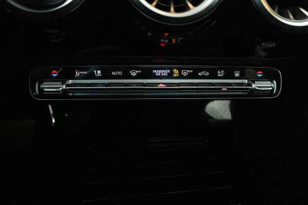 Mercedes-Benz A-Klasse 250 e Business Solution Luxury Limited (PANORAMADAK, STOELVERWARMING, ELEKTR STOELEN, SFEERVERLICHTING)