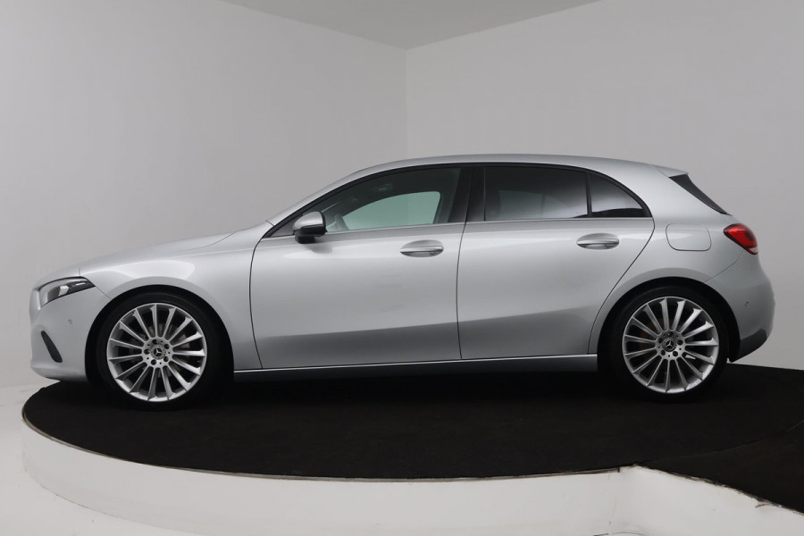 Mercedes-Benz A-Klasse 180 d Premium Plus (ACHTERUITRIJCAMERA, NAVIGATIE, PARKEERSENSOREN, BLUETOOTH, CRUISE CONTROL)