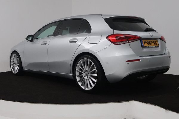 Mercedes-Benz A-Klasse 180 d Premium Plus (ACHTERUITRIJCAMERA, NAVIGATIE, PARKEERSENSOREN, BLUETOOTH, CRUISE CONTROL)
