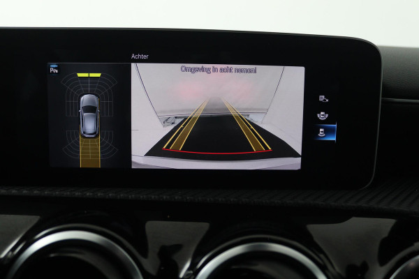 Mercedes-Benz A-Klasse 180 d Premium Plus (ACHTERUITRIJCAMERA, NAVIGATIE, PARKEERSENSOREN, BLUETOOTH, CRUISE CONTROL)