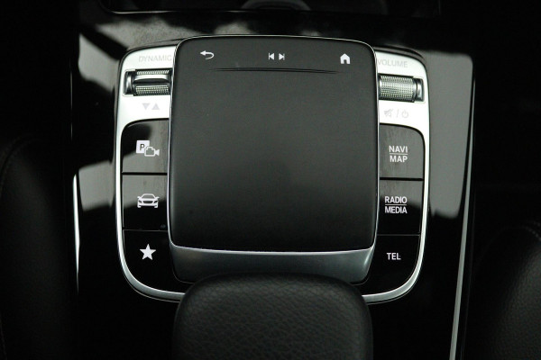 Mercedes-Benz A-Klasse 180 d Premium Plus (ACHTERUITRIJCAMERA, NAVIGATIE, PARKEERSENSOREN, BLUETOOTH, CRUISE CONTROL)