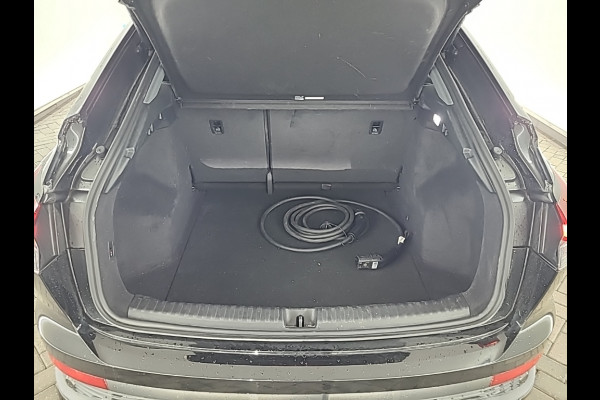 Audi Q4 Sportback e-tron 40 Launch edition Advanced Plus 77 kWh | S-Line | Sonos | Stoelverwarming | Adaptive Cruise Control | Camera | Apple Carplay | Navigatie | Keyless | RS Seats | Leer | Matrix LED |