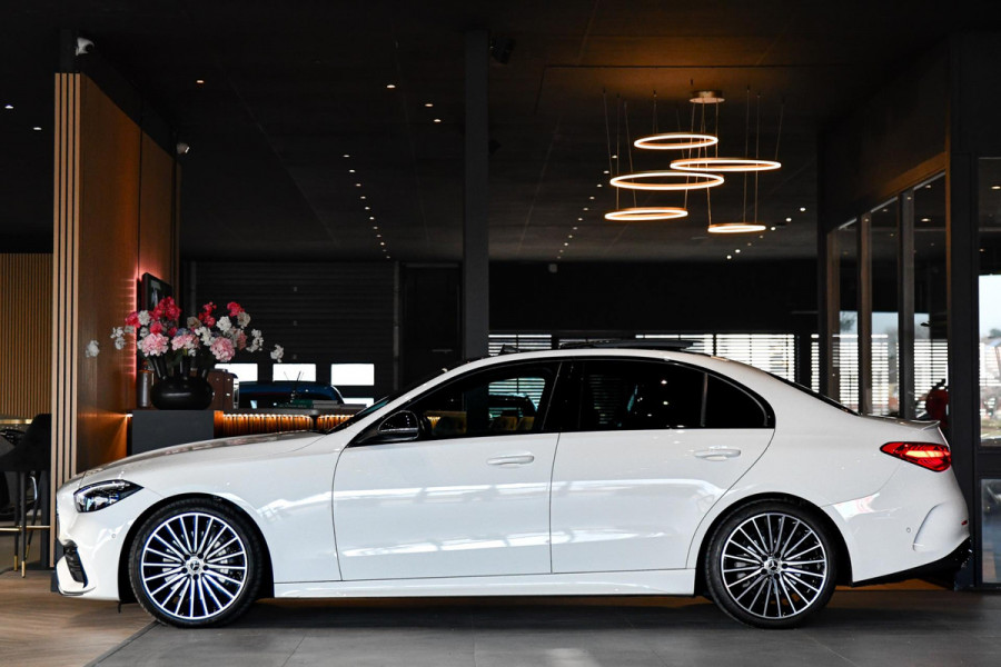 Mercedes-Benz C-Klasse 300 AMG Night. Pano, Carbon, Digital, Camera, Dodeh, 19'', CarPlay!
