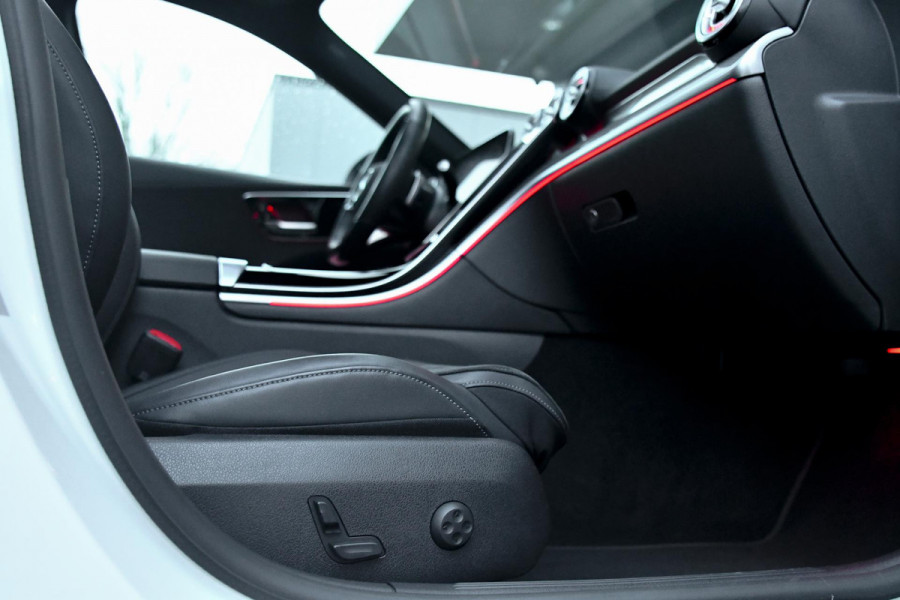 Mercedes-Benz C-Klasse 300 AMG Night. Pano, Carbon, Digital, Camera, Dodeh, 19'', CarPlay!