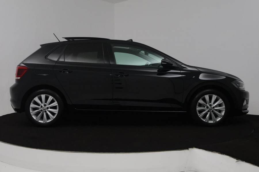 Volkswagen Polo 1.0 TSI Highline (PANORAMADAK, CRUISE ADAPTIEF, NAVIGATIE CARPLAY, PARKEERSENSOREN, AUTOMAAT)