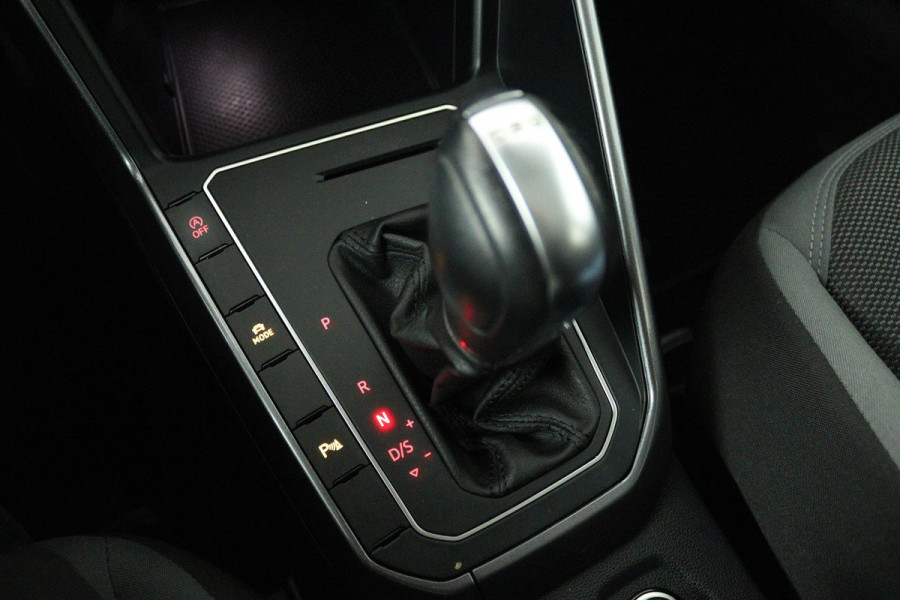 Volkswagen Polo 1.0 TSI Highline (PANORAMADAK, CRUISE ADAPTIEF, NAVIGATIE CARPLAY, PARKEERSENSOREN, AUTOMAAT)