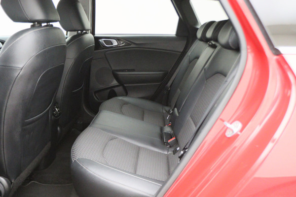 Kia Ceed Sportswagon 1.4 T-GDi Automaat DynamicPlusLine Climate, Apple Carplay, ACC, Camera, Verwarmd Stuurwiel, Trekhaak, 16''