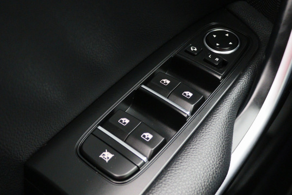 Kia Ceed Sportswagon 1.4 T-GDi Automaat DynamicPlusLine Climate, Apple Carplay, ACC, Camera, Verwarmd Stuurwiel, Trekhaak, 16''