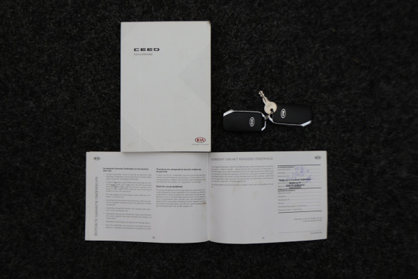 Kia Ceed Sportswagon 1.4 T-GDi Automaat DynamicPlusLine Climate, Apple Carplay, ACC, Camera, Verwarmd Stuurwiel, Trekhaak, 16''