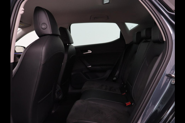 Seat Leon 1.4 TSI eHybrid PHEV Xcellence | Adaptive cruise | Carplay | Sfeerverlichting | Navigatie | Leder/Alcantara | Camera | Digital Cockpit | Plug In