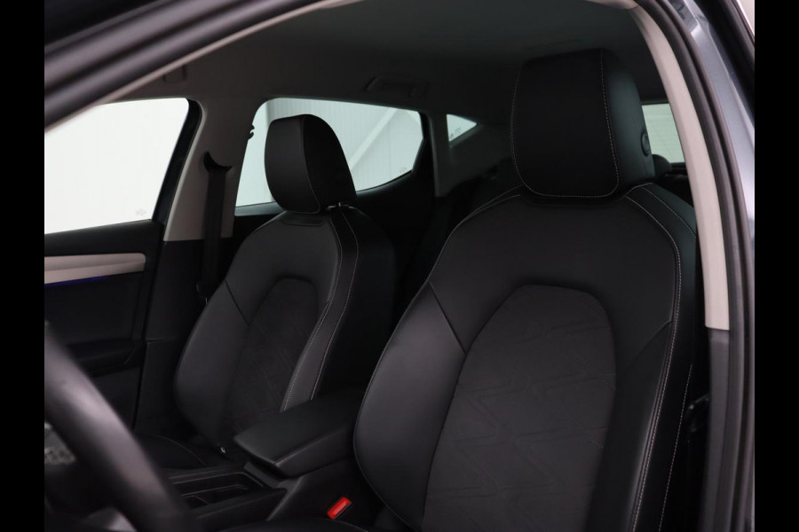 Seat Leon 1.4 TSI eHybrid PHEV Xcellence | Adaptive cruise | Carplay | Sfeerverlichting | Navigatie | Leder/Alcantara | Camera | Digital Cockpit | Plug In