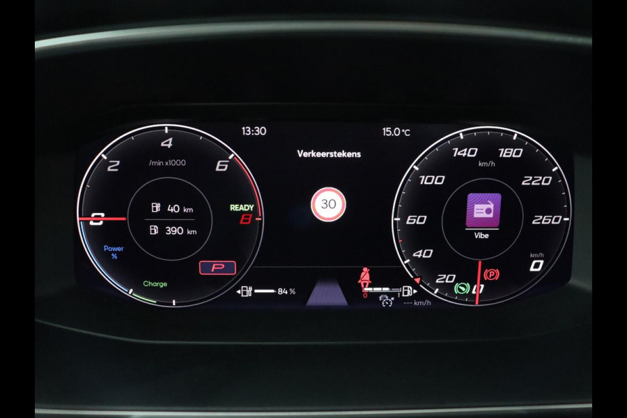 Seat Leon 1.4 TSI eHybrid PHEV Xcellence | Adaptive cruise | Carplay | Sfeerverlichting | Navigatie | Leder/Alcantara | Camera | Digital Cockpit | Plug In