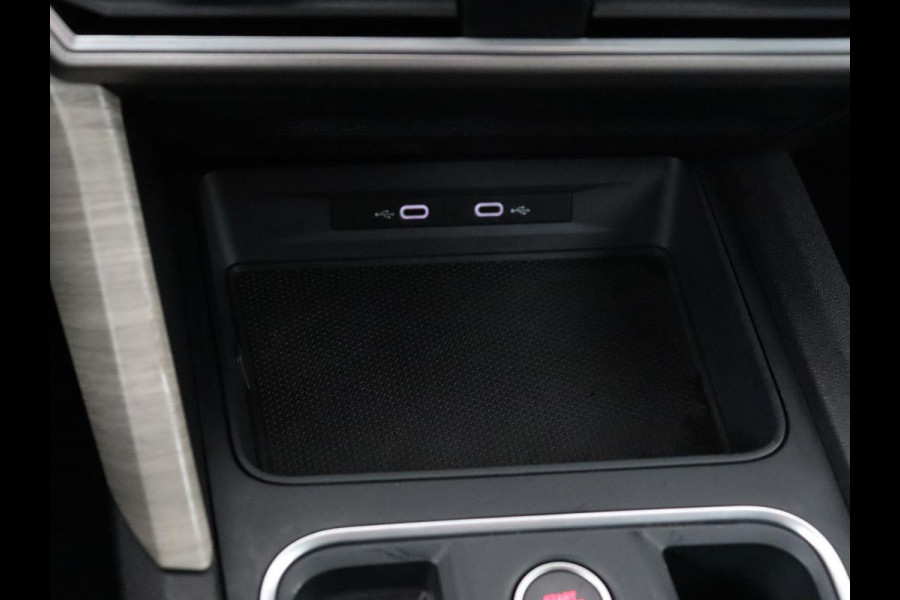 Seat Leon 1.4 TSI eHybrid PHEV Xcellence | Adaptive cruise | Carplay | Sfeerverlichting | Navigatie | Leder/Alcantara | Camera | Digital Cockpit | Plug In