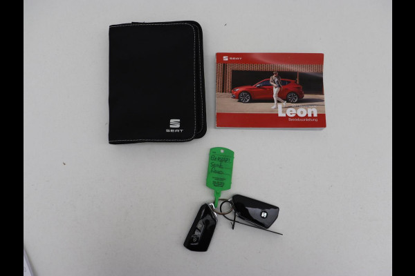 Seat Leon 1.4 TSI eHybrid PHEV Xcellence | Adaptive cruise | Carplay | Sfeerverlichting | Navigatie | Leder/Alcantara | Camera | Digital Cockpit | Plug In