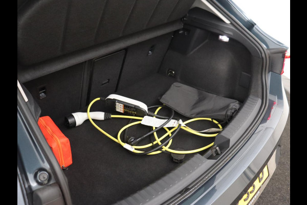 Seat Leon 1.4 TSI eHybrid PHEV Xcellence | Adaptive cruise | Carplay | Sfeerverlichting | Navigatie | Leder/Alcantara | Camera | Digital Cockpit | Plug In