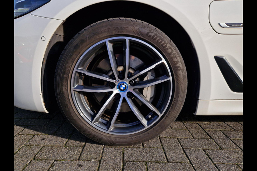 BMW 5 Serie Touring 530e xDrive M Sport /Led /Adap Cruise
