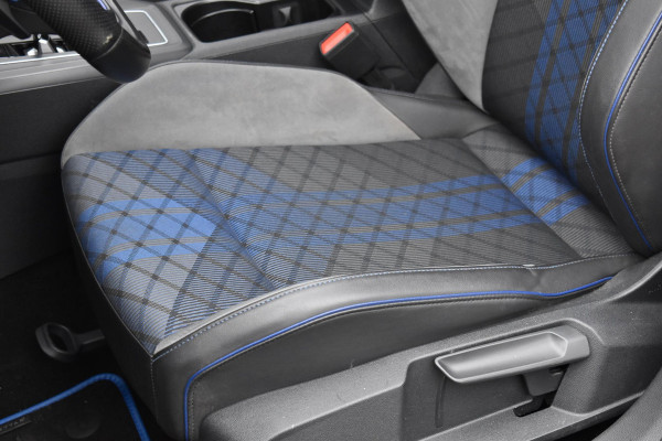 Volkswagen Golf 2.0 TSI R 4Motion Pano Lane ACC H&K Camera Drift