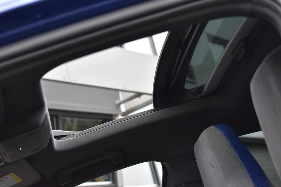 Volkswagen Golf 2.0 TSI R 4Motion Pano Lane ACC H&K Camera Drift