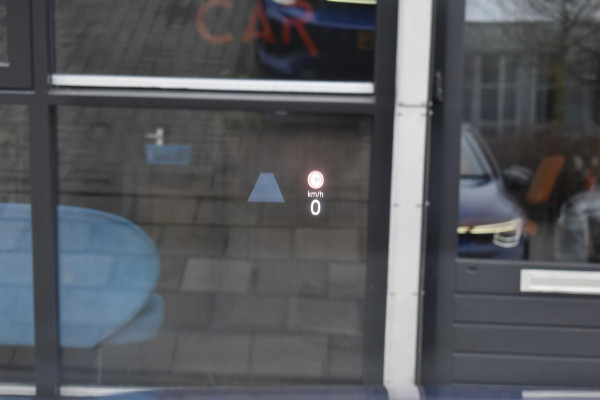 Volkswagen Golf 2.0 TSI R 4Motion Pano Lane ACC H&K Camera Drift