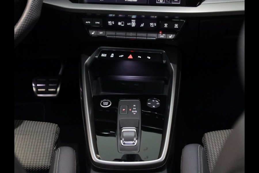 Audi A3 Sportback 45 TFSI e S edition 245 pk | SOH 94% | S-tronic | Navigatie | Parkeersensoren (Park assist) | Adaptieve cruise control | Matrix LED koplampen | S-Line |