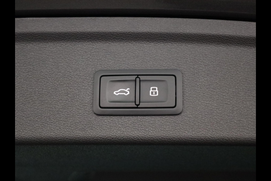 Audi A3 Sportback 45 TFSI e S edition 245 pk | SOH 94% | S-tronic | Navigatie | Parkeersensoren (Park assist) | Adaptieve cruise control | Matrix LED koplampen | S-Line |