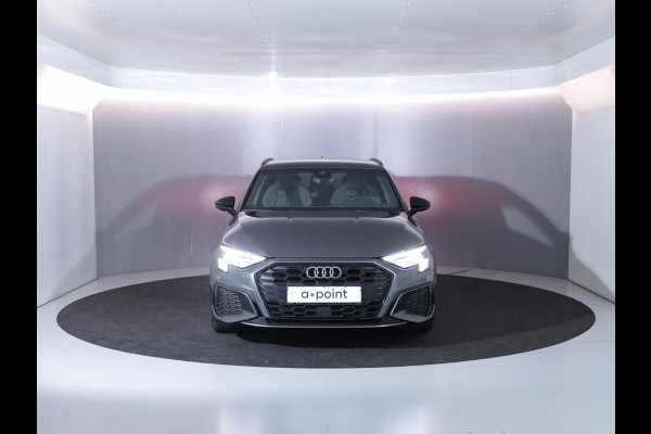 Audi A3 Sportback 45 TFSI e S edition 245 pk | SOH 94% | S-tronic | Navigatie | Parkeersensoren (Park assist) | Adaptieve cruise control | Matrix LED koplampen | S-Line |