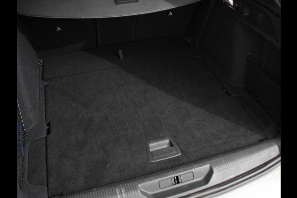 Peugeot 308 1.2 PureTech GT Climate control Adaptive cruise control Parkeersensoren Achteruitrijcamera Navigatie  LED Apple Carplay/ Android Auto