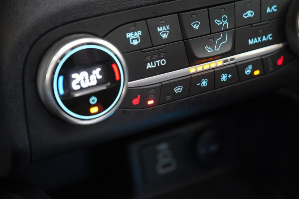 Ford Kuga 2.5 PHEV ST-Line | Panoramadak | Stoelverwarming | Blind-Spot | Stuurverwarming | Apple Carplay | All-seasonbanden |