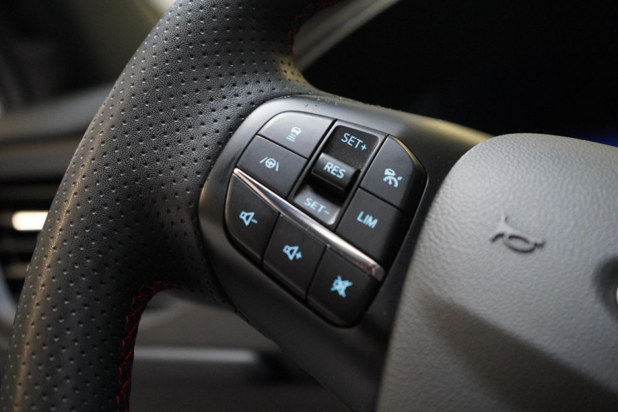 Ford Kuga 2.5 PHEV ST-Line | Panoramadak | Stoelverwarming | Blind-Spot | Stuurverwarming | Apple Carplay | All-seasonbanden |