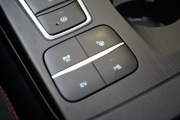 Ford Kuga 2.5 PHEV ST-Line | Panoramadak | Stoelverwarming | Blind-Spot | Stuurverwarming | Apple Carplay | All-seasonbanden |