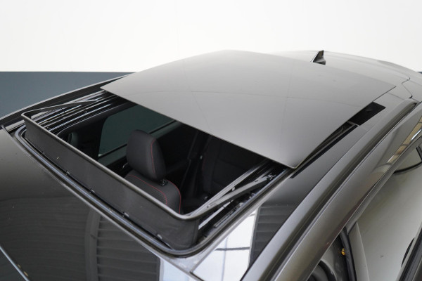 Ford Kuga 2.5 PHEV ST-Line | Panoramadak | Rode remklauwen | Apple Carplay | Winter Pack | Achteruitrijcamera