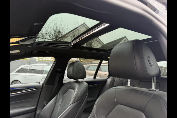 BMW 5 Serie Touring 520d xDrive High Executive M-Sport | Panoramadak | Camera | Elektrische Trekhaak | Elektrische Achterklep |