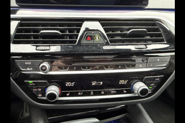 BMW 5 Serie Touring 520d xDrive High Executive M-Sport | Panoramadak | Camera | Elektrische Trekhaak | Elektrische Achterklep |