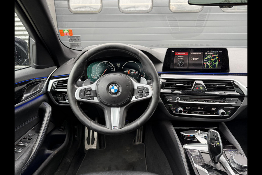 BMW 5 Serie Touring 520d xDrive High Executive M-Sport | Panoramadak | Camera | Elektrische Trekhaak | Elektrische Achterklep |
