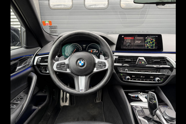 BMW 5 Serie Touring 520d xDrive High Executive M-Sport | Panoramadak | Camera | Elektrische Trekhaak | Elektrische Achterklep |