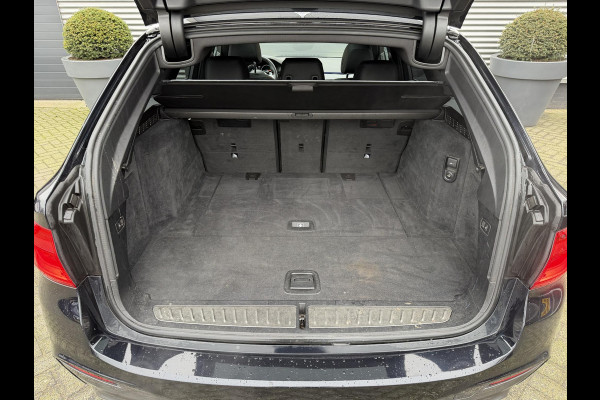 BMW 5 Serie Touring 520d xDrive High Executive M-Sport | Panoramadak | Camera | Elektrische Trekhaak | Elektrische Achterklep |