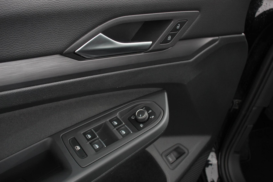 Volkswagen Golf Variant 1.5 eTSI 150pk DSG Style | Navigatie | Apple Carplay/Android Auto | Adaptive Cruise Control | Parkeersensoren | Camera | Stoel-en stuurverwarming | Blind Spot Assist | Ledverlichting voor