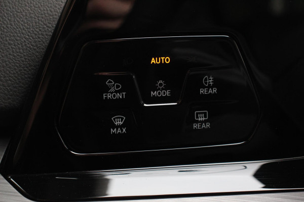 Volkswagen Golf Variant 1.5 eTSI 150pk DSG Style | Navigatie | Apple Carplay/Android Auto | Adaptive Cruise Control | Parkeersensoren | Camera | Stoel-en stuurverwarming | Blind Spot Assist | Ledverlichting voor