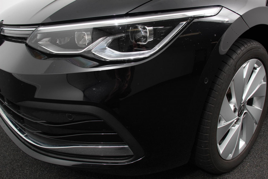 Volkswagen Golf Variant 1.5 eTSI 150pk DSG Style | Navigatie | Apple Carplay/Android Auto | Adaptive Cruise Control | Parkeersensoren | Camera | Stoel-en stuurverwarming | Blind Spot Assist | Ledverlichting voor