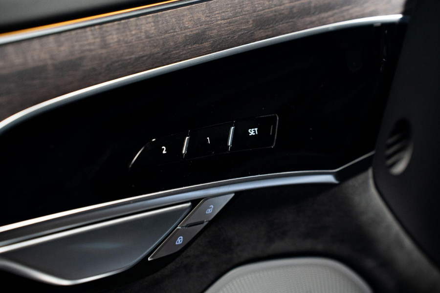 Audi A8 4.0 TFSI S8 Quattro *B&O Advanced / Stoelventilatie & massage / Memory / Panorama / Soft-Close / HUD*